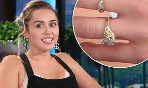 Apr 25, 2019 · miley cyrus is one of six children in the cyrus family. Miley Cyrus Reveals She Doesn T Like The Engagement Ring Liam Hemsworth Gave Her Daily Mail Online