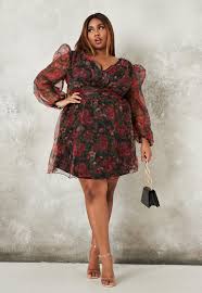 Tous les vêtements grande taille pour femme sont sur la redoute. Robe Grande Taille Robe De Soiree Grande Taille Missguided