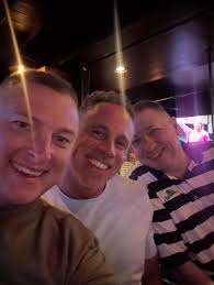 Melanie Bee (@mellow_knee_) • Instagram photos and videos