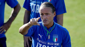 Die italienische nationalmannschaft gilt wegen des ihr anhaftenden klischees, meist sehr defensiv eingestellt zu sein, international als schwer bespielbarer gegner. Squadra Azzurra Mancini Wirbelt Italiens Fussball Auf Sport Sz De