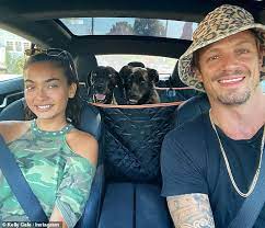 She is more commonly known as a television actress, getting her first break on freaks and geeks (1999), she joined dawson's creek. Victoria S Secret Model Kelly Gale 25 Announces Engagement To Swedish Actor Joel Kinnaman 40 Aktuelle Boulevard Nachrichten Und Fotogalerien Zu Stars Sternchen