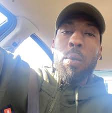 One for the lefties. 🫲 Play a hole with Shane Bacon at Chechessee Creek  Club in South Carolina.