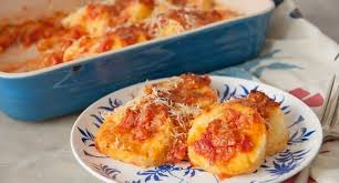 Amig@s ,preparar ñoquis es algo fácil , pero hoy haremos la variante de prepararlos con sémola , si gustan anotar la receta les paso , tomen lápiz. Receta Facil Para Unos Buenos Noquis A La Romana
