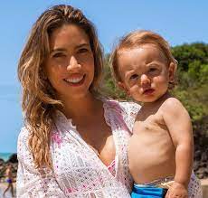 Twiteer oficial apresentadora @sbtonline espero que chegue até 1m de seguidores vamos ajudar?. Patricia Abravanel Posta Foto Com O Filho Cacula E Aponta Semelhanca O Olho Dele E Igual Ao Da Mamae Estrelando