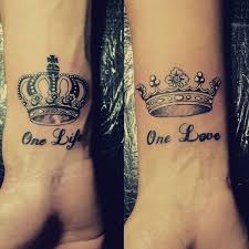 Mini tattoos body art tattoos small tattoos tatoos him and her tattoos tattoos infinity couple tattoos love relationship tattoos queen tattoo. One Life One Love Crown Tattoos For Couples Tatouage Tatouage Couronne Tatouage De La Reine