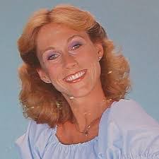 Amanda Broom's Instagram, Twitter & Facebook