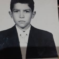 ECHANDO UN PIAL Tata deje que yo piale Que usted ya tiene unos años Y puede  causarle daños Andar entre los baguales. Vaya atrás de los corrales Que si  llego a precisar