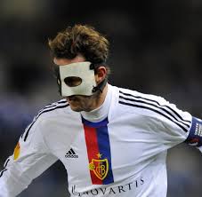 Nur vereinzelt hatten fans masken über nase und mund gezogen. Lewandowski Vorbilder Der Blanke Horror Gesichtsmasken Im Fussball Bilder Fotos Welt