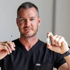 Meet Devin Graff, AKA @injector_dz_nutz 🤩 👨‍👩‍👧‍👧Devin is a husband,  and dad to two amazing girls! He has been a Physician Assistant for 10  years! Has back ground in Orthopedics, Radiology, and