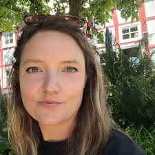 How much does everyone's back pack weight when traveling? As I'm looking at  booking flights would 20kg be enough ?