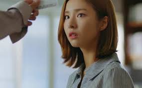 Quay lại thăm ngôi nhà cũ, tôi uất hận khi phát hiện ra âm mưu của chồng cũ  và người giúp việc