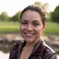 Melissa Muth's Instagram, Twitter & Facebook