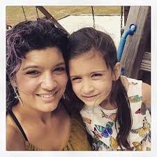 Serenading the Shadows: A Rock Star Romance (Lightning Strikes Book 1)  (English Edition) eBook : Larson, Jodie: Amazon.it: Kindle Store