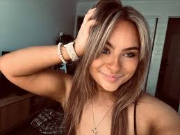 Emily Collis (@_emily_collis____) • Instagram photos and videos