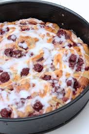 Kirsch Strudelkuchen Mit Zimtguss Rezept Rezept In 2020 Zitronenguss Rezept Kuchen Essen Und Trinken