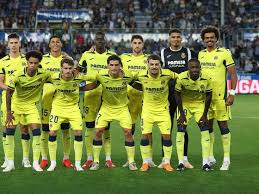 Villarreal se entrena por primera vez en el renovado césped de La Cerámica