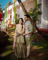 Our Most Favorite Mehndi Outfit Color Combinations For Brides Mehndi Outfit Mehendi Outfits Wedding Outfit Men