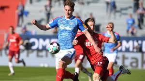 Alle paarungen und termine der runde. 2 Fussball Bundesliga 2021 22 Ubertragung Live Im Free Tv Oder Online Stream Dazn Sky Ard Oder Zdf Heute Am 8 8 21