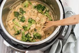 Then stir in the frozen broccoli and place the lid back on the pressure cooker (keep the pot turned off). Pressure Cooker Instant Pot Creamy Chicken And Broccoli Over Rice