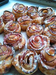 Anyway, i came across a recipe for baked pasta roses that begged to be tried. Rose Di Pasta Sfoglia E Mele Vacanza In Sardegna