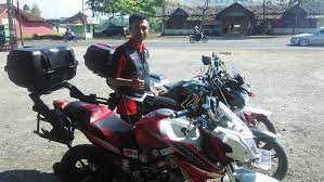 12 Tips Modifikasi Yamaha New Vixion Menjadi Supermoto 2013 hitam, modif vixion 2012, modif vixion merah marun, modif vixion headlamp ninja, modif vixion touring, modif vixion bentuk r 25, modif vixion visor, modif vixion standard 2013 12 tips modifikasi yamaha new vixion
