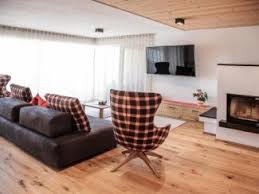 Appartamento di lusso in affitto a brunico ubicato a pochi passi da piazza municipio, l'appartamento di 90 mq commerciali, risulta assolutamente di pregio per le sue caratteristiche e le rifiniture interne. 76 Case Vacanze Airbnb E Appartamenti A Brunico