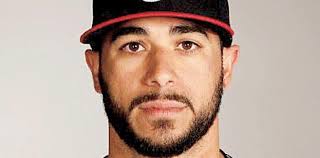 Los Marlins firman a Mike Avilés