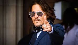 Amigo de amber heard confirma em testemunho que amber estava tendo um caso com cara delevingne e elon musk quando ainda era casada com johnny depp. Johnny Depp Receives Signal To File 50 Million Defamation Suit Against Amber Heard