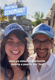 Hoy estuvimos puerta a puerta por Jeannette Jara junto al alcalde Miguel  Concha 💪 Porque no da lo mismo por quién votemos en noviembre. Jeannette  necesita un Congreso que la apoye para seguir ...