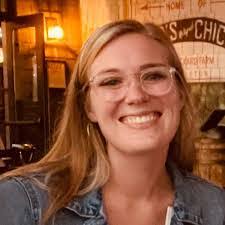 Elise Schaeffer's Instagram, Twitter & Facebook