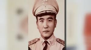 Valley Leaders Honor First Hmong Pilot