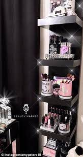Fabulous Makeup Glam Rooms And How To Decorate Your Own Vanities Onabudget Bedroom Inspirations Bedroom Makeuproo Beauty Room Decor Glam Room Beauty Room