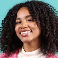 Dina Kelly's Instagram, Twitter & Facebook