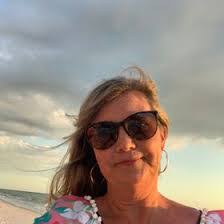 Melissa Moseley's Instagram, Twitter & Facebook