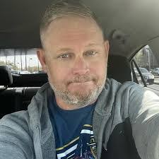 Bob Gentry's Instagram, Twitter & Facebook