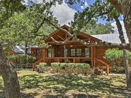 This onalaska cabin is on the beach, 0.1 mi (0.1 km) from lake livingston, and within 16 mi (25 km) of lake livingston state park and polk county memorial museum. Canyon Lake Texas Vacation Rentals Canyon Lake Cabin Rentals Flipkey