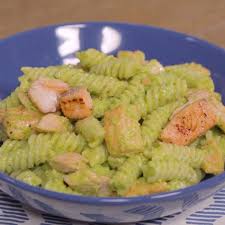 Fusilli Al Pesto Di Zucchine Con Salmone Un Primo Piatto Fresco E Sfizioso Da Leccarsi I Baffi P Ricette Idee Alimentari Pesto Di Zucchine