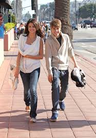 Justin Bieber And Selena Gomez Pictures And News Justin Bieber And Selena Gomez Zimbio