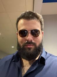 Introduction of a new member in a social group