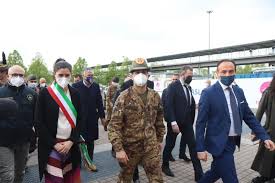 Generale figliuolo, il presidente sebastiano favero, a nome di tutti gli alpini ha espresso apprezzamento e felicità per la sua nomina e lei col cappello alpino in testa serve a motivare ogni giorno questi sentimenti. La Visita Del Generale Figliuolo In Piemonte Si Puo Arrivare A 40 Mila Vaccini Al Giorno Il Torinese