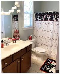 30 Beautiful Winter Themed Bathroom Decoration Ideas Bathroom Decor Guest Bathroom Decor Christmas Bathroom