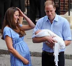 So Proud To Show Off Her Mummy Tummy Mothers Groups Hail Kate S Decision Not To Hide Her Post Baby Bump Kate Middleton Prince William And Catherine Prince William And Kate