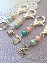 Pin By Vizen Cr On Beads Beaded Keychains Baby Shower Crafts Purse Charms