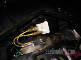 Flasher akan membuat lampu seins dan lampu harzard berkedip ketika digunakan. Cara Mudah Membuat Lampu Rem Belakang Honda New Cb150r Berkedip Sekedar Coretan