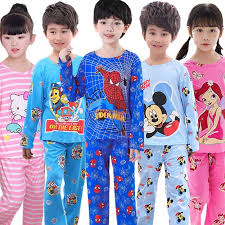 Dalam bayangan kamu, pasti yang diingat adalah upin dan ipin, dua kakak beradik pelontos, memakai kaus singlet berwarna kuning dan biru serta memiliki mata besar. Baju Budak Perempuan Baju Lelaki Baju Budak Baju Budak Murah Pelbagai Baju Tidur Kanak Kanak Musim Panas Kanak Kanak Lelaki Dan Perempuan Bayi Kartun Pakaian Kanak Kanak Piyama Pakaian Kanak Kanak Lelaki Dan Perempuan