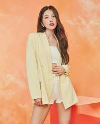 Red velvet's joy ♥ crush, dog walking date scene original post: Red Velvet Espoir Korea 2021 Joy Celebmafia