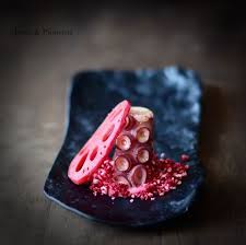 La Vie En Rose Pulpo En Aceite De Sesamo Con Migas Crujientes De Panko Empapadas En Remolacha Y Deshidr Platos Con Pescado Pasta Con Mariscos Pinchos Y Tapas