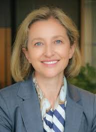 Amanda Fronek's Instagram, Twitter & Facebook