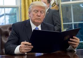 Report Wh Aides Talked Trump Out Of Demanding 2 000 Stimulus Checks Talking Points Memo