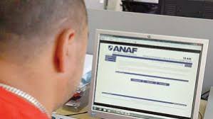 Datorează bugetului consolidat al statului, pentru veniturile încasate din cedarea dacă prejudiciul adus prin faptele de evaziune se ridică la mai mult de 500.000 de euro, limitele pedepsei cresc cu șapte ani, potrivit legii. Lista Datornicilor Anaf Dispare Din 2019 Cum Vor Fi ExecutaÅ£i Silit Romanii Cu Datorii Si Ce Se IntamplÄ Cu Taxele Locale Suceavanews Ro